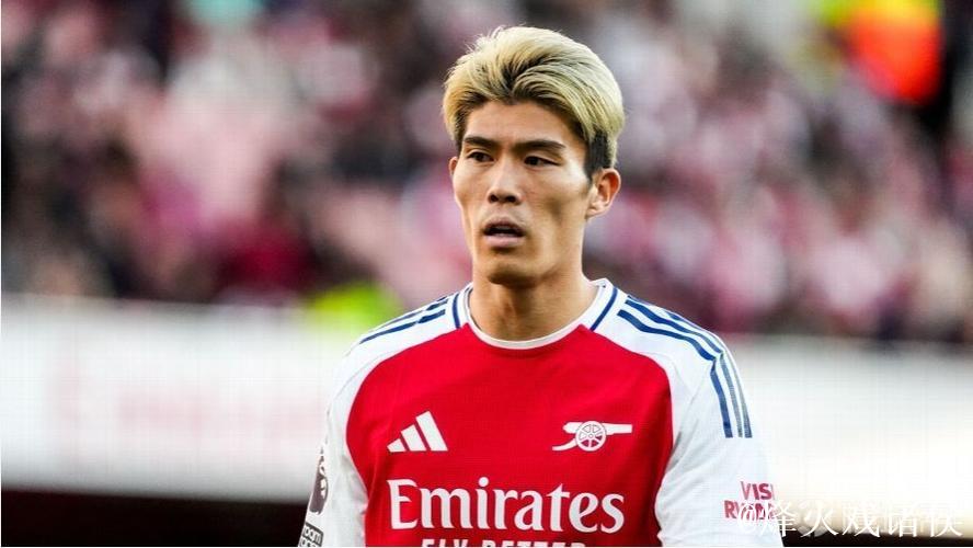 富安健洋即将加盟阿贾克斯,今晚抵达阿姆斯特丹准备明日体检 富安健洋即将加盟阿贾克斯,今晚抵达阿姆斯特丹准备明日体检